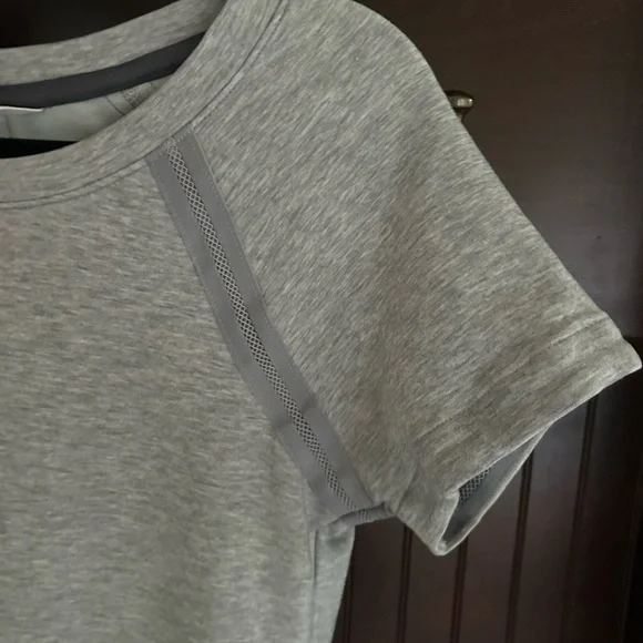 ATHLETA Gray Short Sleeve Crew Neck T-Shirt Athletic Dress Athleisure Preppy | M - Picture 5 of 16